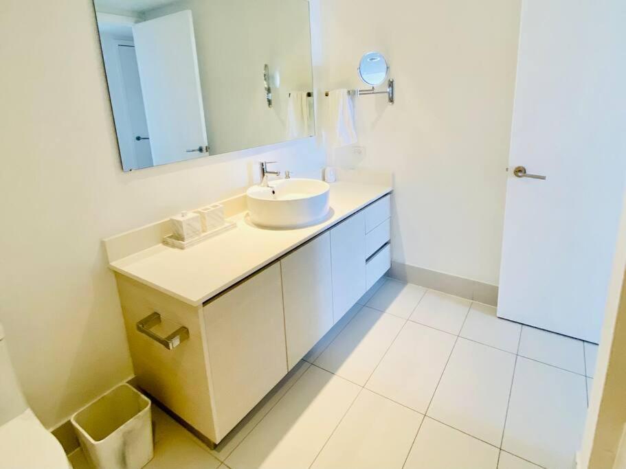 Beachwalk 1B-1B Apmt Amazing View 12A Hallandale Beach Exterior photo